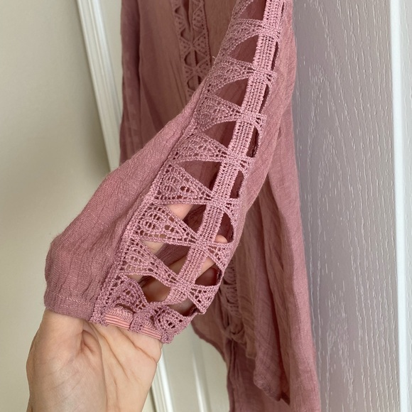 Ladies Size Small Dusty Rose Blouse with Matching Lace Kimono. - Picture 6 of 15